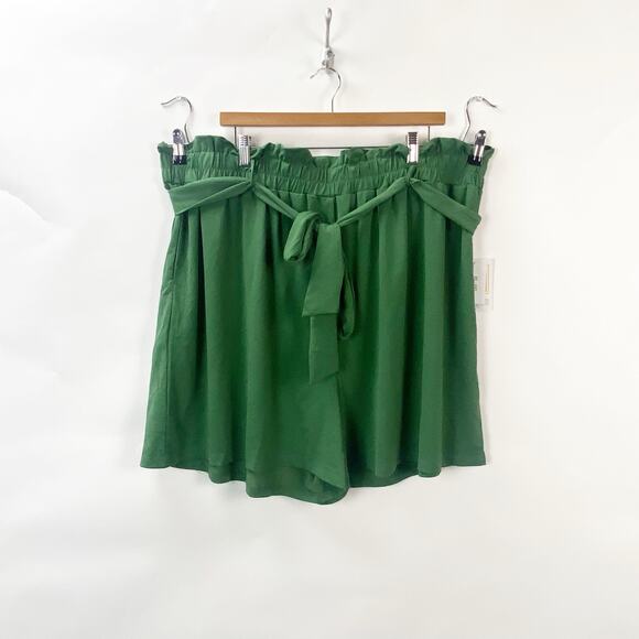 Lularoe 3XL NWT Womens Green Ella High Rise Smocked Tie Waist Paperbag Short - Picture 1 of 10